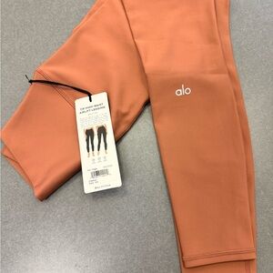 New ALO Yoga 7/8 Airlift Leggings - Size XS - Chesnut